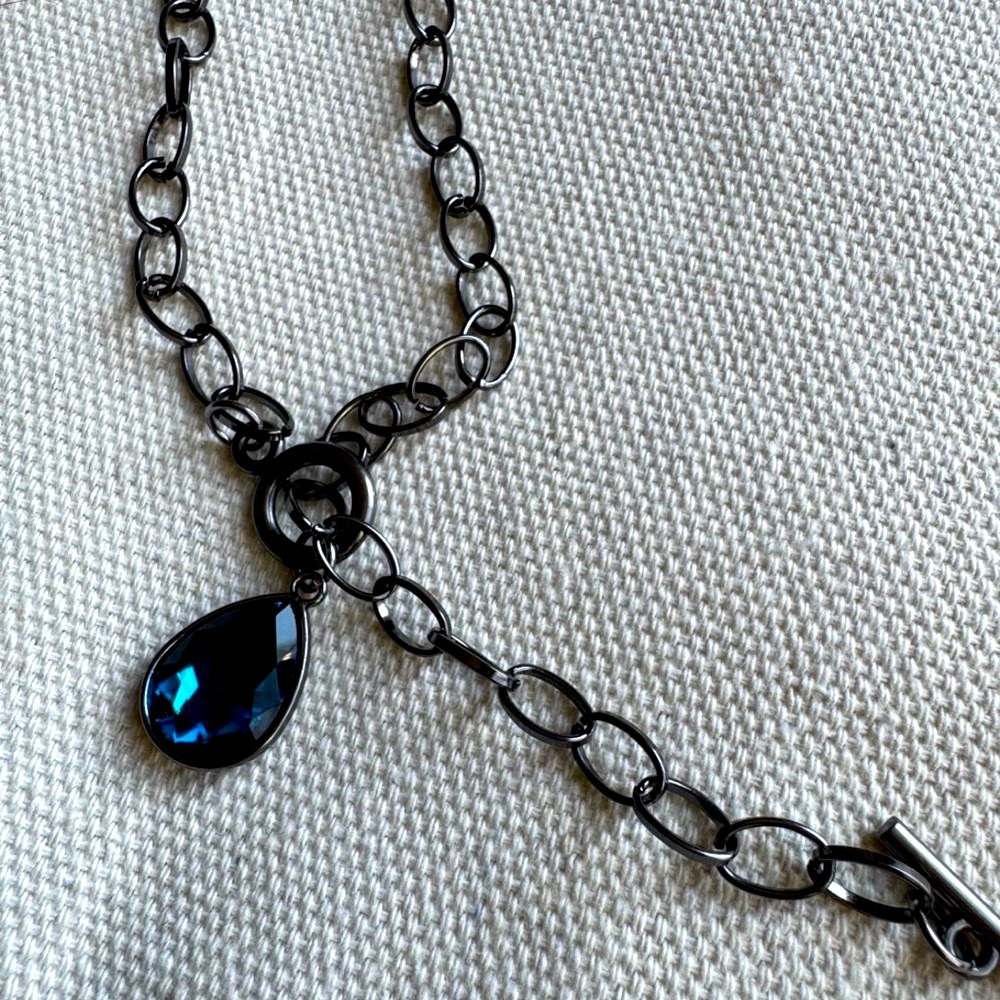Paparazzi blue sapphire look teardrop necklace/matching earrings Set